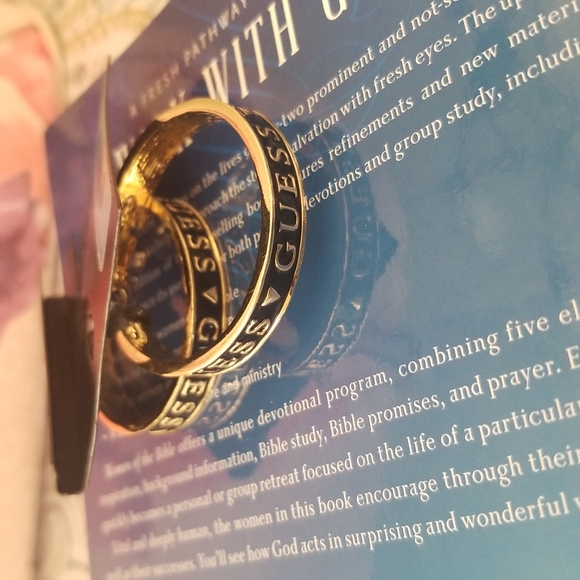 Gorgeous gold and black hoop guess earing - Picture 2 of 5